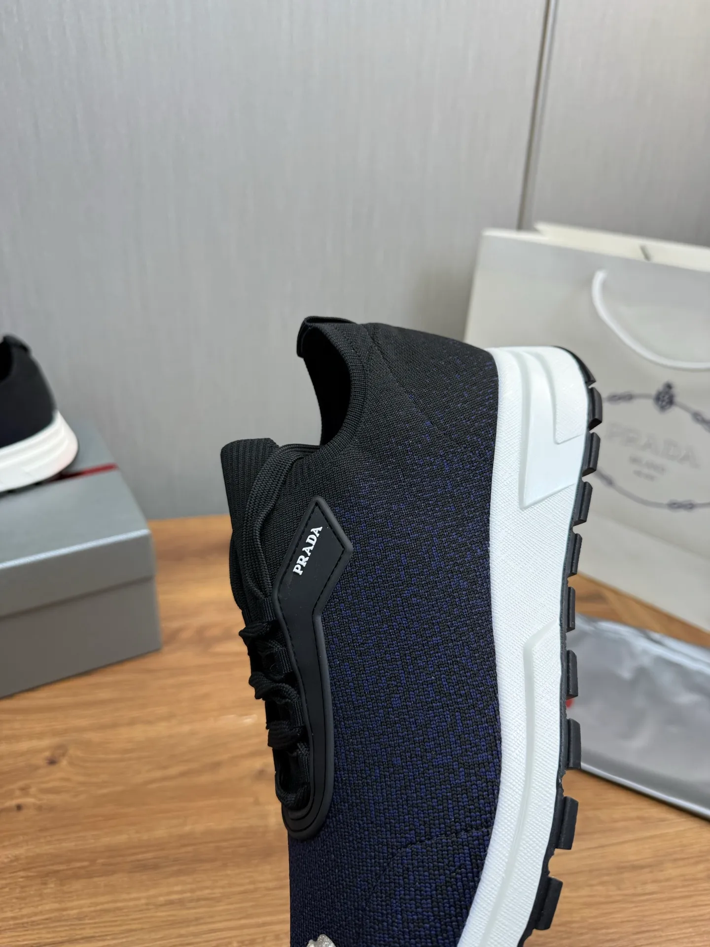 Men's shoes 💰500💰 [PRADA] Men's shoes are popular in the counter, official website is synchronized, 1 high-quality shipment ✔️Original fly-woven cowhide + cowhide lining, original original bottom, 38-45 (45 customized, non-refundable)
